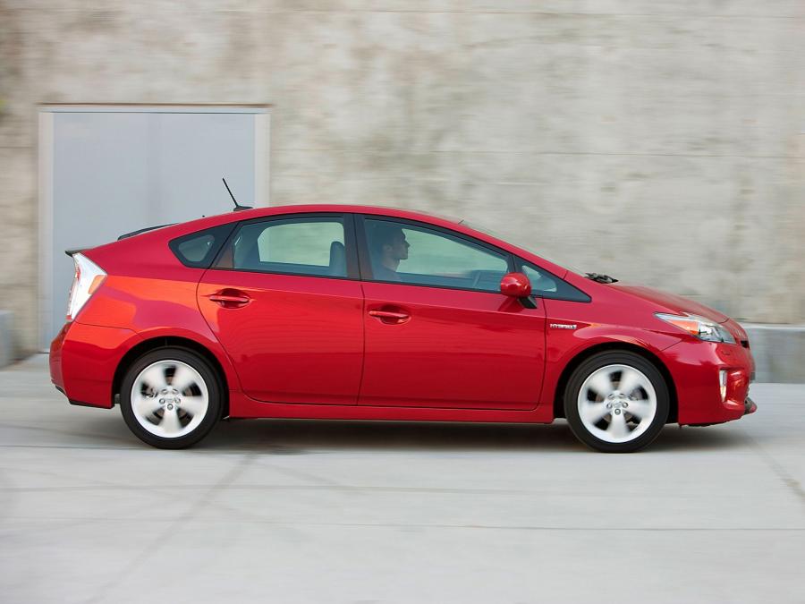  Toyota Prius 2011 года  (US) (фото 7 из 22)